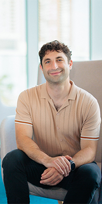 Turning complex tech into clear strategy: Zachary Ronski’s marketing journey